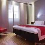 Mercure Arc De Triomphe Etoile Hotel 4*