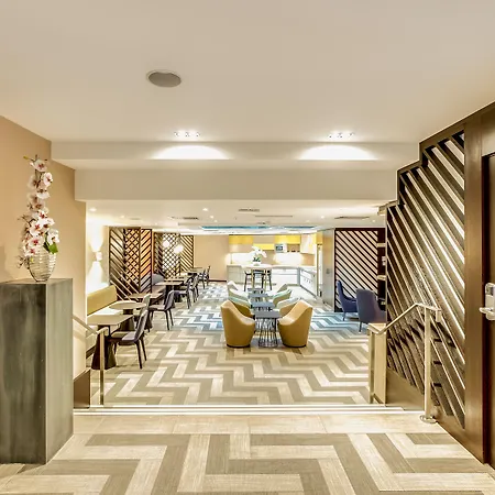 Mercure Arc De Triomphe Etoile Hotel 4*