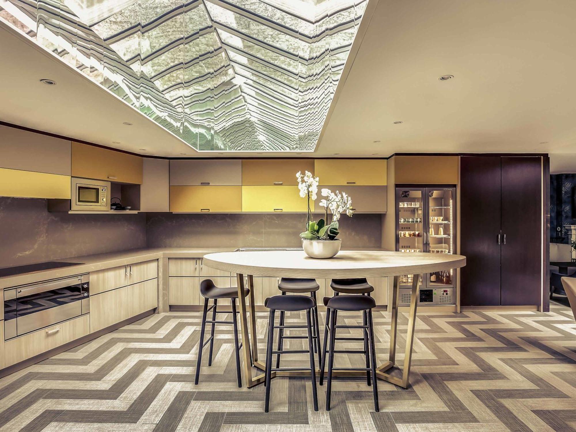 Hotel Mercure Arc De Triomphe Etoile