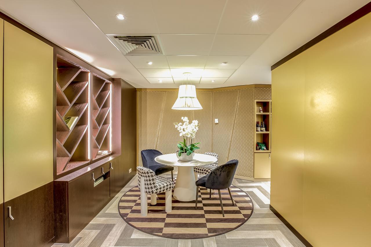 Mercure Arc De Triomphe Etoile Hotel Parigi
